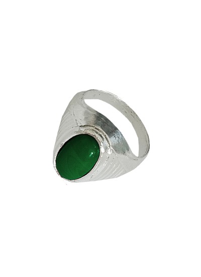 Menjewell New Classic Collection Green::Silver Oval - Shape Stone Design  Ring